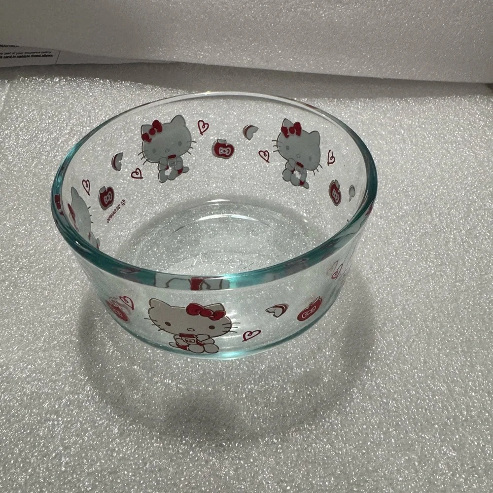 2 “HELLO KITTY MY FAVORITE FLAVOR” KITCHEN PYREX GLASS FOOD STORAGE CONTAINER